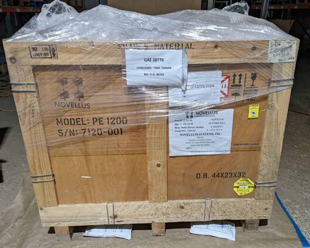 Export grade crate labeled with ISPM-15 stamp.